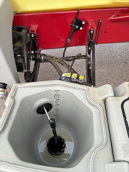 Hardi Commander 4500 twin 9 of 17