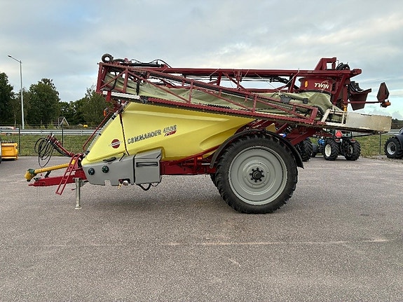 Hardi Commander 4500 twin 2 of 17