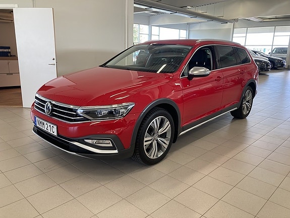 Volkswagen Passat Alltrack 3 of 24