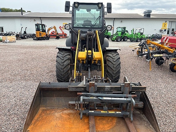 New Holland W 70 8 of 16