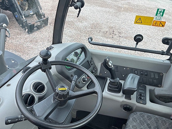 New Holland W 70 13 of 16