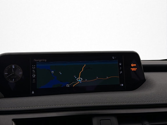 Lexus UX300e 21 of 30