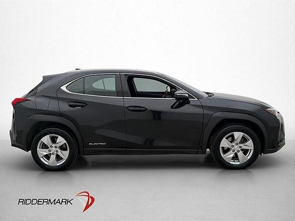Lexus UX300e 10 of 30