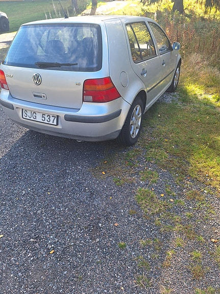 Volkswagen Golf IV 3 of 9