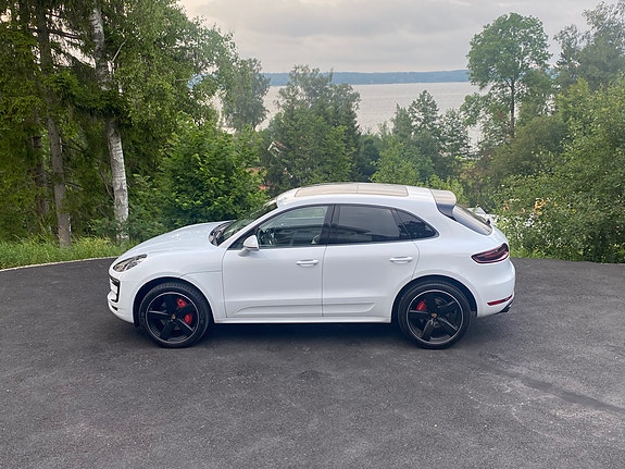 Porsche Macan GTS 2 of 5