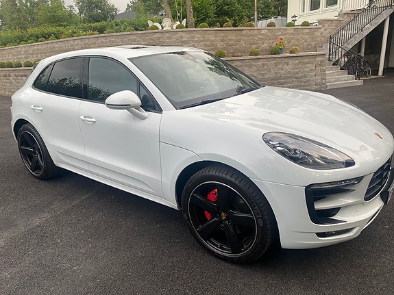 Porsche Macan GTS 3 of 5