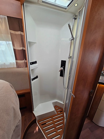 Carthago C-TOURER I 150.  FIAT 150HK AUTOMAT. ALDE. QUEENBED 16 of 22