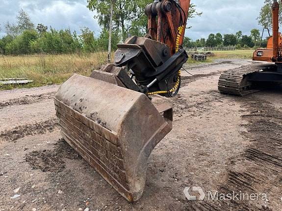 Grävmaskin Hitachi FH 200 LC med redskap 11 of 27