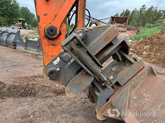 Grävmaskin Hitachi FH 200 LC med redskap 15 of 27