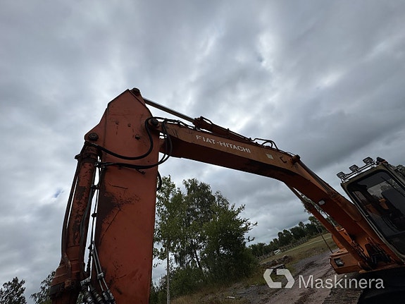 Grävmaskin Hitachi FH 200 LC med redskap 26 of 27