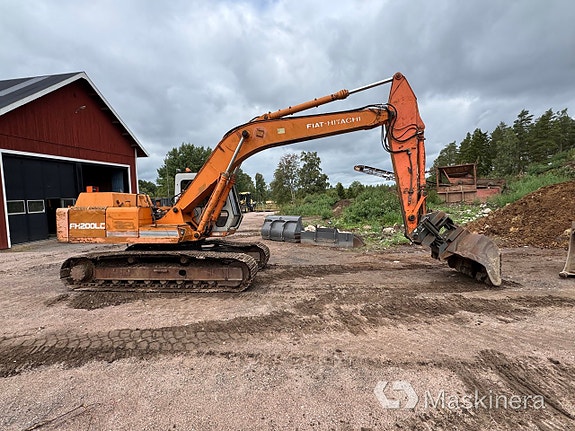 Grävmaskin Hitachi FH 200 LC med redskap 4 of 27