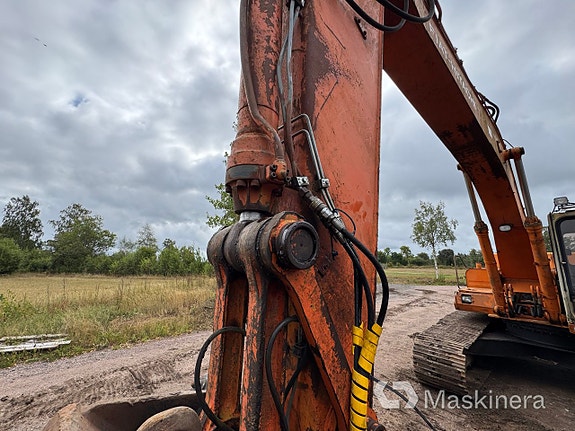 Grävmaskin Hitachi FH 200 LC med redskap 25 of 27