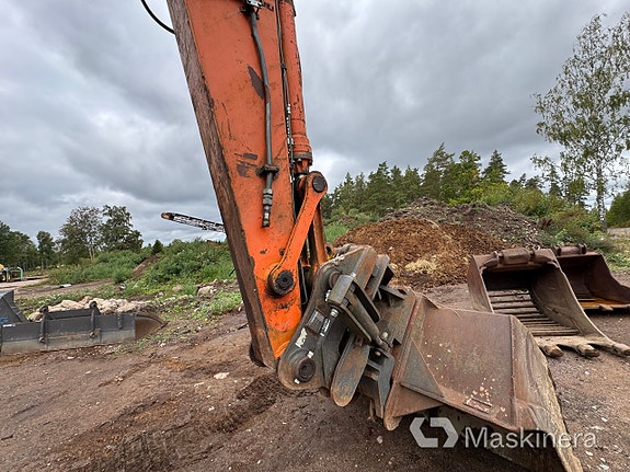 Grävmaskin Hitachi FH 200 LC med redskap 21 of 27