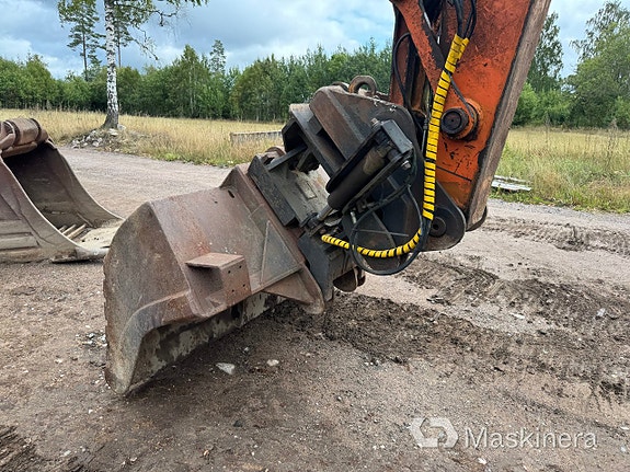 Grävmaskin Hitachi FH 200 LC med redskap 9 of 27