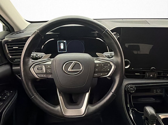 Lexus NX350h 15 of 30