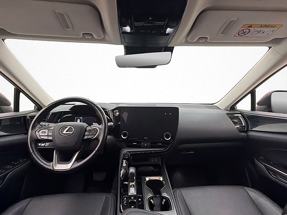 Lexus NX350h 14 of 30