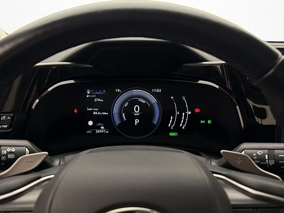Lexus NX350h 18 of 30