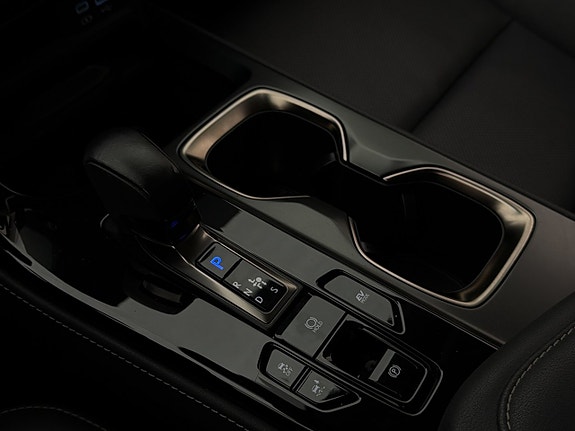 Lexus NX350h 25 of 30