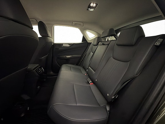 Lexus NX350h 26 of 30