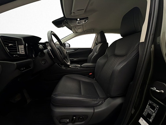 Lexus NX350h 13 of 30