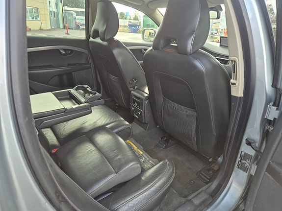 Volvo XC70 12 of 21
