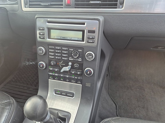 Volvo XC70 10 of 21