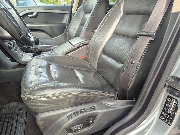 Volvo XC70 17 of 21