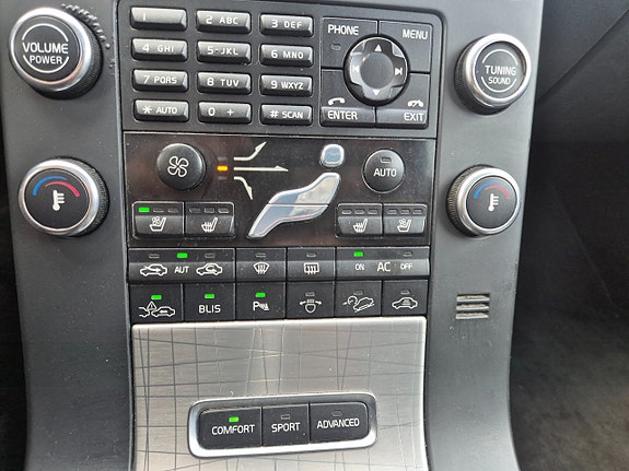 Volvo XC70 21 of 21