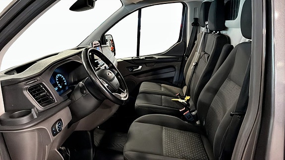 Ford Transit Custom 8 of 12