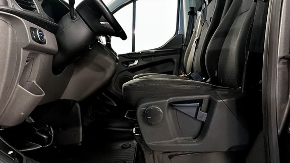 Ford Transit Custom 9 of 12