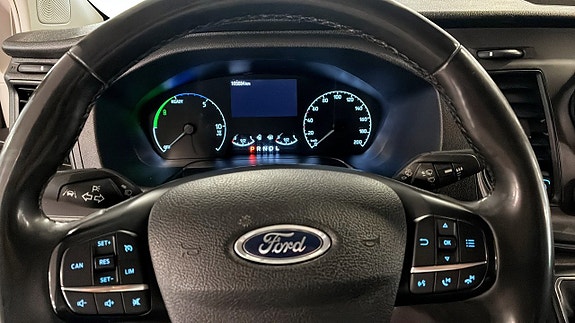 Ford Transit Custom 10 of 12