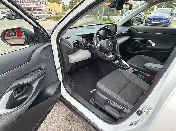 Toyota Yaris Cross 16 of 24