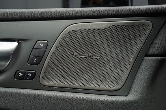 Volvo XC60 16 of 29