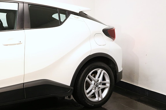 Toyota C-HR 23 of 23
