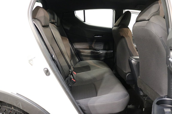Toyota C-HR 15 of 23