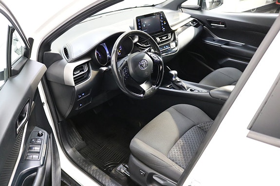 Toyota C-HR 7 of 23