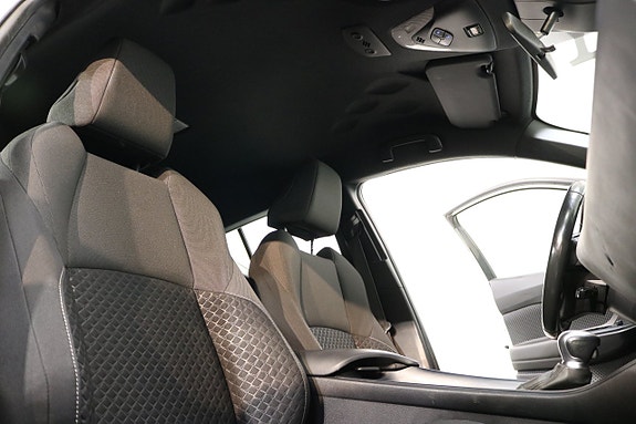Toyota C-HR 14 of 23
