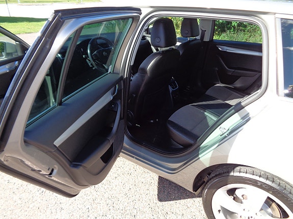 Skoda Octavia 12 of 19