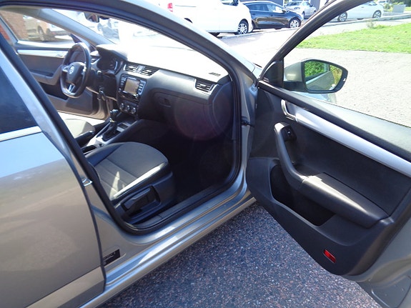 Skoda Octavia 14 of 19