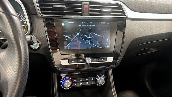MG ZS 11 of 12