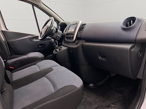 Opel Vivaro 21 of 25