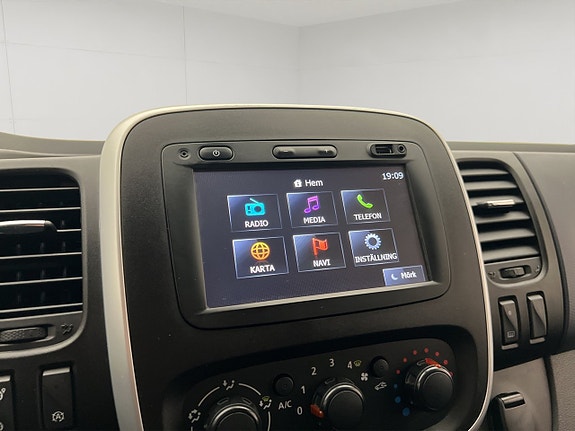 Opel Vivaro 18 of 25