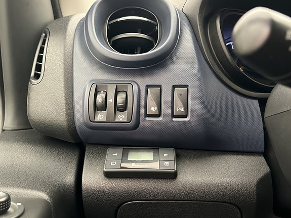 Opel Vivaro 12 of 25