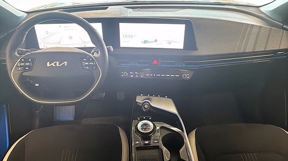 Kia EV6 7 of 21