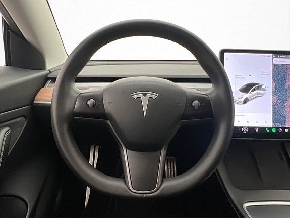 Tesla Model 3 14 of 30