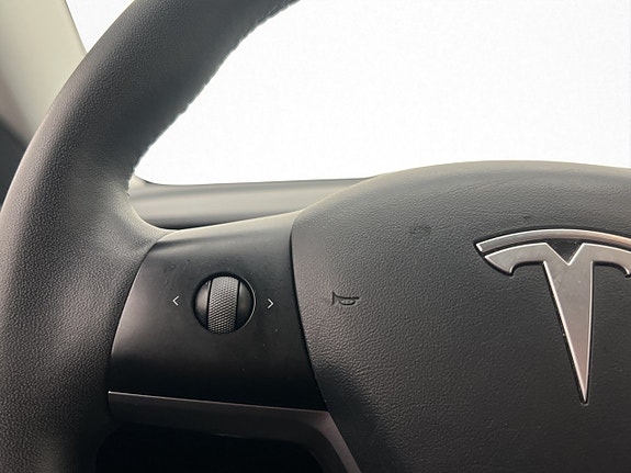 Tesla Model 3 19 of 30