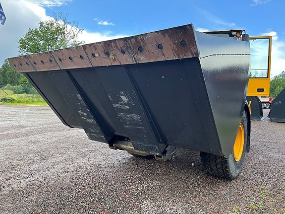 Lastarskopa 5,5 m3 Stora Bm fästet 4 of 6