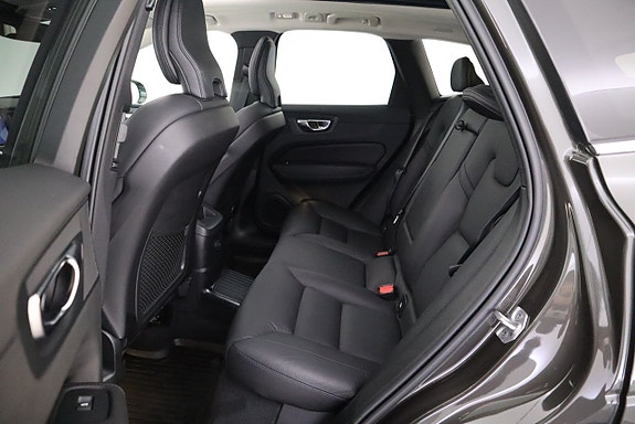 Volvo XC60 12 of 23