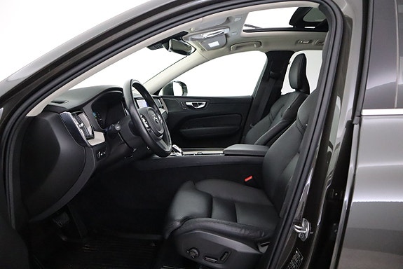 Volvo XC60 10 of 23