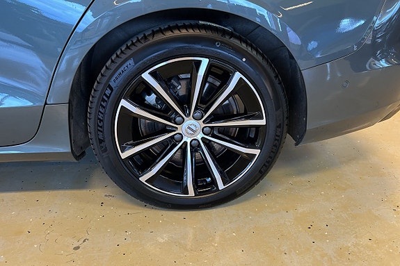 Volvo V60 12 of 22